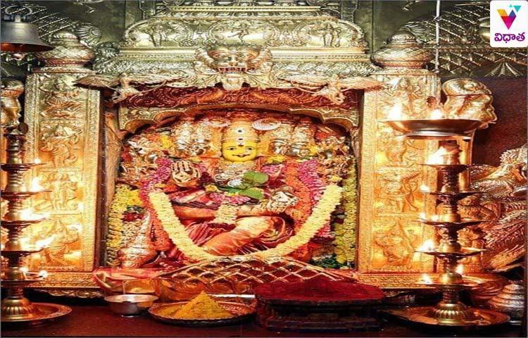 నేడు గాయత్రీదేవిగా దుర్గమ్మ సాక్షాత్కారం నేడు గాయత్రీదేవిగా దుర్గమ్మ సాక్షాత్కారం