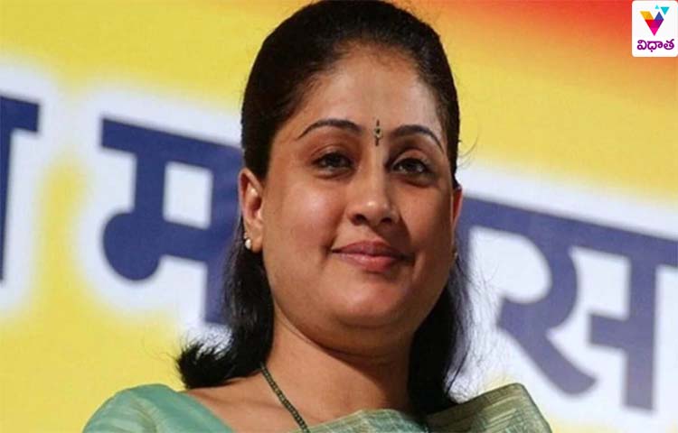 కేసీఆర్ అబద్ధం తప్ప నిజం చెప్పనని ఒట్టు పెట్టుకున్న మనిషి :రాములమ్మ కేసీఆర్ అబద్ధం తప్ప నిజం చెప్పనని ఒట్టు పెట్టుకున్న మనిషి :రాములమ్మ
