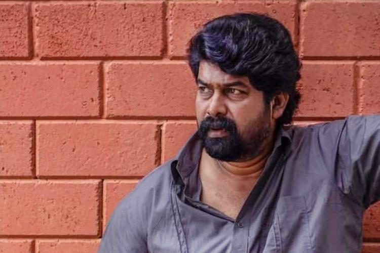 పెట్రో ధరలపై నిరసన.. నటుడిపై దాడి పెట్రో ధరలపై నిరసన.. నటుడిపై దాడి