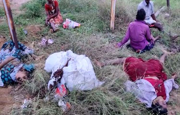 అనంతపురం జిల్లాలో ఘోర రోడ్డు ప్రమాదం అనంతపురం జిల్లాలో ఘోర రోడ్డు ప్రమాదం