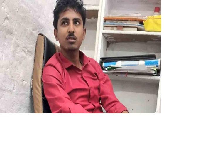 యువ జర్నలిస్టు దారుణహత్య.. క్లినిక్లపై కథనాలు రాశాడని ఘాతుకం యువ జర్నలిస్టు దారుణహత్య.. క్లినిక్లపై కథనాలు రాశాడని ఘాతుకం