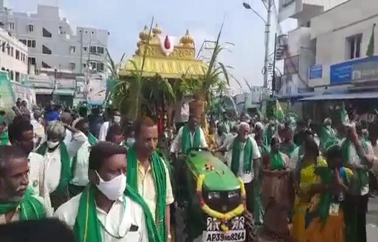 మహా పాదయాత్ర (న్యాయస్థానం నుంచి దేవస్థానం వరకు) ప్రారంభం మహా పాదయాత్ర (న్యాయస్థానం నుంచి దేవస్థానం వరకు) ప్రారంభం