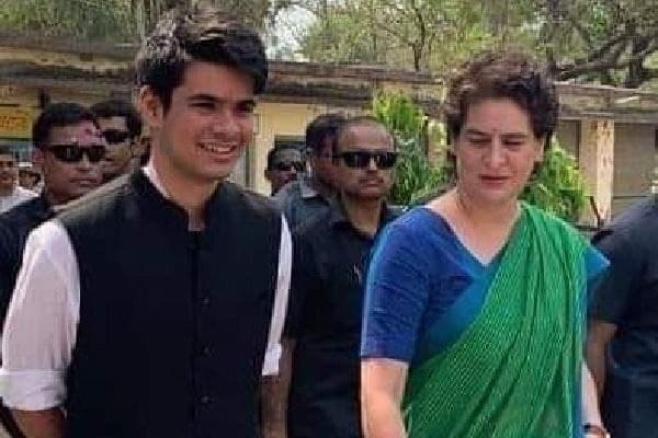 హైదరాబాద్ కు ప్రియాంక గాంధీ హైదరాబాద్ కు ప్రియాంక గాంధీ