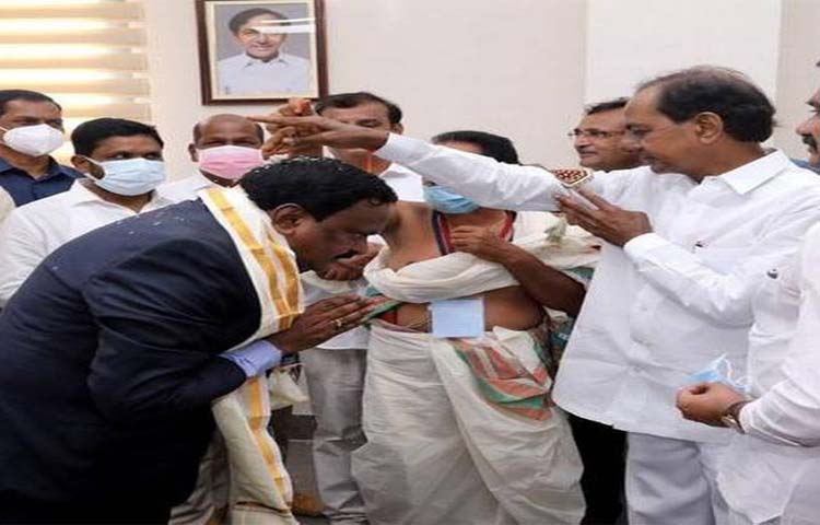 రాజకీయాల్లోకి మరో కలెక్టర్.. రాజకీయాల్లోకి మరో కలెక్టర్..