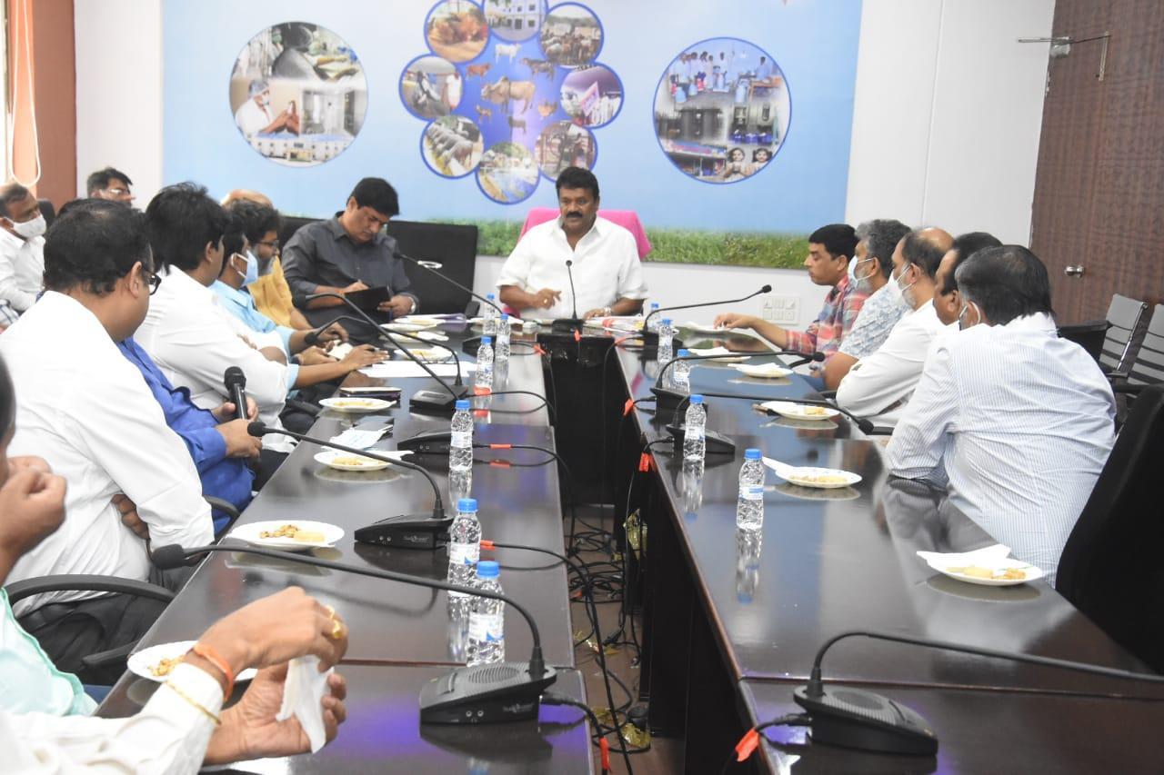 తెలంగాణ: సినిమా టికెట్ల ధరల పెంపు పై త్వరలో నిర్ణయం.. మంత్రి తలసాని తెలంగాణ: సినిమా టికెట్ల ధరల పెంపు పై త్వరలో నిర్ణయం.. మంత్రి తలసాని