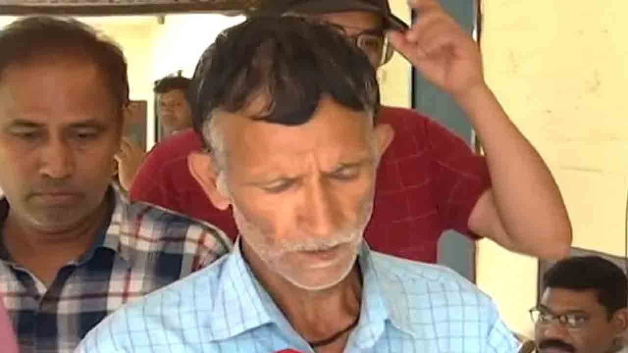 అతిథుల కోరిక తీర్చలేదని యువతి హత్య.. వారిని ఉరి తీయాలి: తండ్రి అతిథుల కోరిక తీర్చలేదని యువతి హత్య.. వారిని ఉరి తీయాలి: తండ్రి
