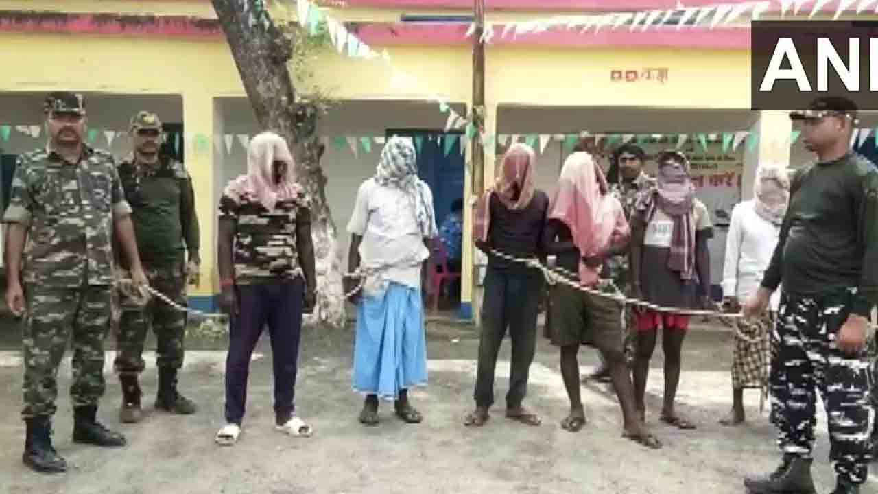 చేతబడి నెపంతో మానవ మలాన్ని బలవంతంగా తినిపించారు.. చేతబడి నెపంతో మానవ మలాన్ని బలవంతంగా తినిపించారు..