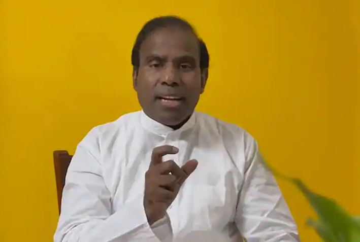 మునుగోడు యువతకు KA పాల్ బంఫర్ ఆఫర్.. ఉచితంగా పాస్పోర్టు, అమెరికా వీసా..! మునుగోడు యువతకు KA పాల్ బంఫర్ ఆఫర్.. ఉచితంగా పాస్పోర్టు, అమెరికా వీసా..!