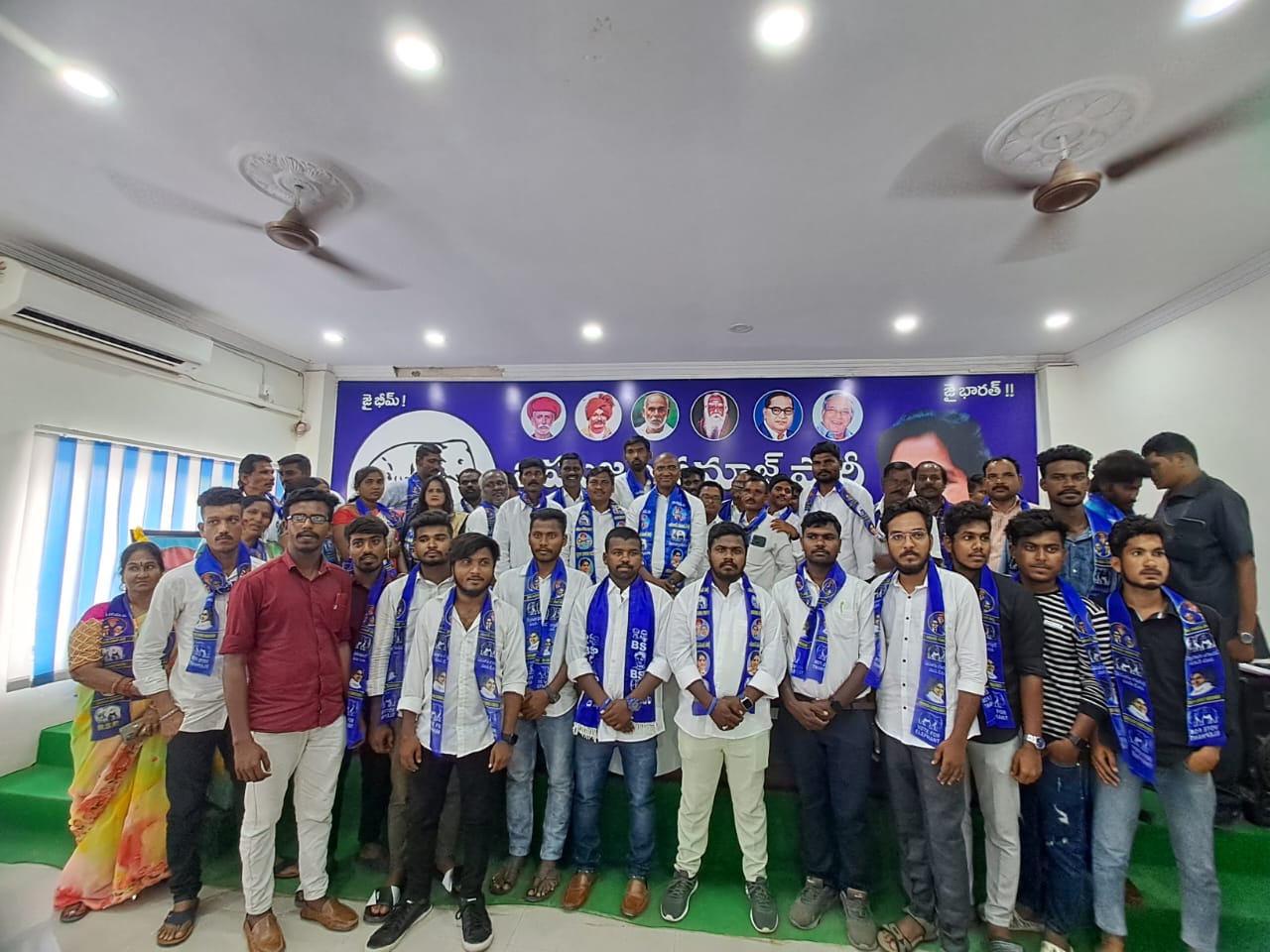 BSPలో భారీగా చేరిన బీసీలు BSPలో భారీగా చేరిన బీసీలు