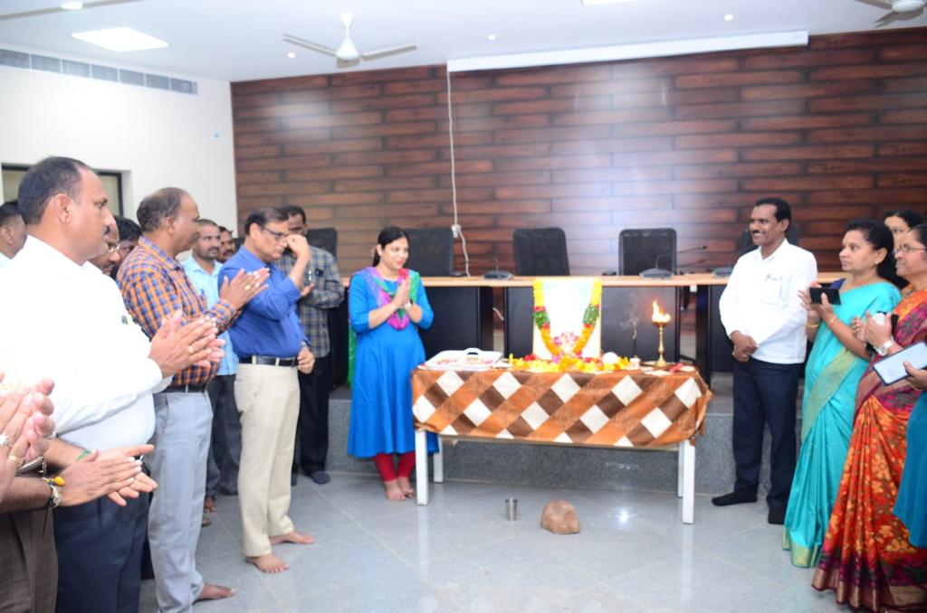 ప్రజల కోసం జీవించిన మహోన్నత వ్యక్తి కాళోజీ: కలెక్టర్ పమేలా ప్రజల కోసం జీవించిన మహోన్నత వ్యక్తి కాళోజీ: కలెక్టర్ పమేలా