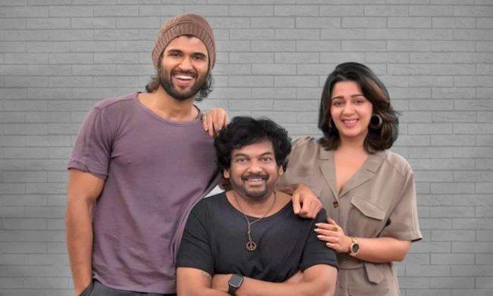 LIGER: చిల్లి గవ్వ లేదు.. చేతులెత్తేసిన పూరి, ఛార్మీ.! LIGER: చిల్లి గవ్వ లేదు.. చేతులెత్తేసిన పూరి, ఛార్మీ.!