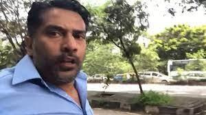 3కి.మీ. పరిగెత్తి.. రోగి ప్రాణం కాపాడిన డాక్టర్(Video) 3కి.మీ. పరిగెత్తి.. రోగి ప్రాణం కాపాడిన డాక్టర్(Video)