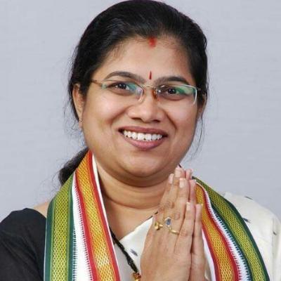 టికెట్ రావడం బాధ్యతగా భావిస్తున్నా: పాల్వాయి స్రవంతి టికెట్ రావడం బాధ్యతగా భావిస్తున్నా: పాల్వాయి స్రవంతి