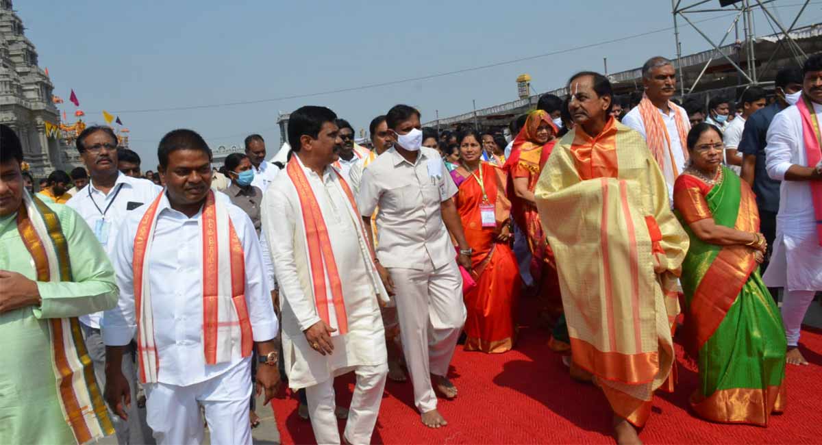 జాతీయ పార్టీ ఏర్పాటు: రేపు యాదాద్రికి సీఎం కేసీఆర్ జాతీయ పార్టీ ఏర్పాటు: రేపు యాదాద్రికి సీఎం కేసీఆర్