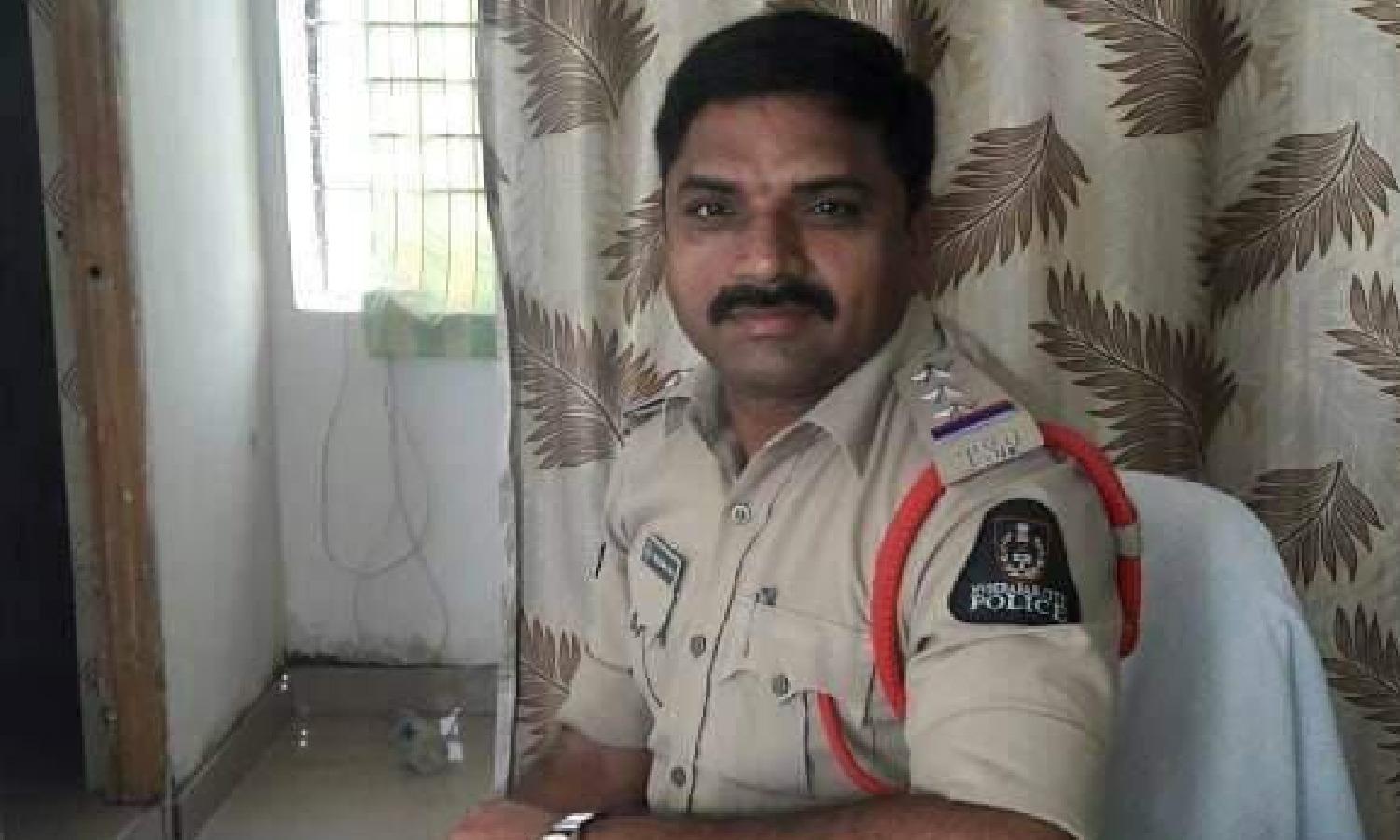 మాజీ సీఐ నాగేశ్వరరావు కేసులో 600 పేజీల ఛార్జ్షీట్ మాజీ సీఐ నాగేశ్వరరావు కేసులో 600 పేజీల ఛార్జ్షీట్