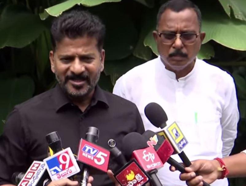 తెలంగాణ అస్తిత్వాన్ని కేసీఆర్ చంపేశారు: రేవంత్రెడ్డి తెలంగాణ అస్తిత్వాన్ని కేసీఆర్ చంపేశారు: రేవంత్రెడ్డి