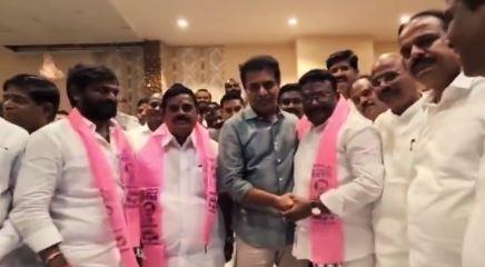 ఇక.. నా శ్వాస ఉన్నంత వరకు కేసీఆర్తోనే: దాసోజు శ్రవణ్ ఇక.. నా శ్వాస ఉన్నంత వరకు కేసీఆర్తోనే: దాసోజు శ్రవణ్