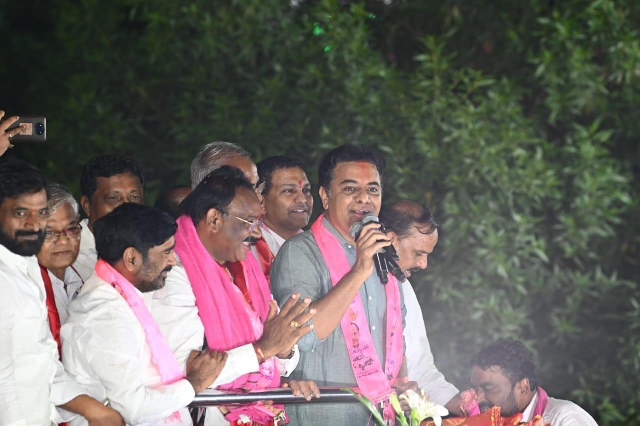 నవంబర్ 6న మునుగోడు కాబోయే ఎమ్మెల్యే కూసుకుంట్ల: మంత్రి కేటీఆర్ నవంబర్ 6న మునుగోడు కాబోయే ఎమ్మెల్యే కూసుకుంట్ల: మంత్రి కేటీఆర్