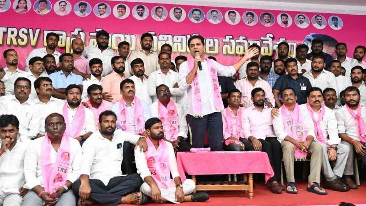 కోమటిరెడ్డి బ్రదర్స్ కోవర్టులు.. కేటీఆర్ సంచలన వ్యాఖ్యలు కోమటిరెడ్డి బ్రదర్స్ కోవర్టులు.. కేటీఆర్ సంచలన వ్యాఖ్యలు