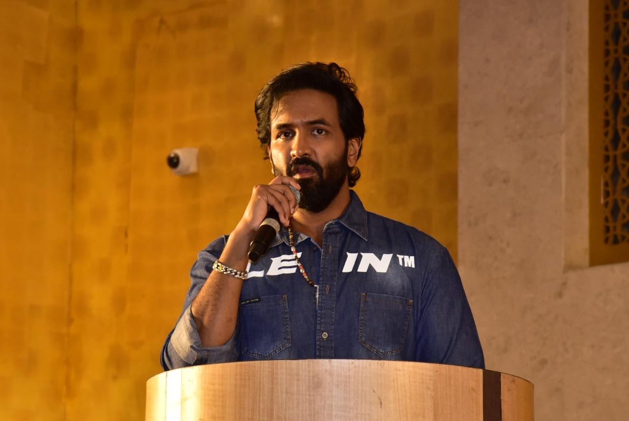 మంచు వారు మీరు ఈ జన్మలో మారరా.. మళ్లీ ట్రెండింగ్ నెం1 మంచు వారు మీరు ఈ జన్మలో మారరా.. మళ్లీ ట్రెండింగ్ నెం1