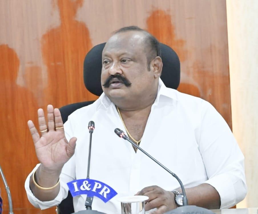 ధాన్యం కొనుగోళ్లకు ఏ ఇబ్బందీ లేదు: మంత్రి గంగుల ధాన్యం కొనుగోళ్లకు ఏ ఇబ్బందీ లేదు: మంత్రి గంగుల