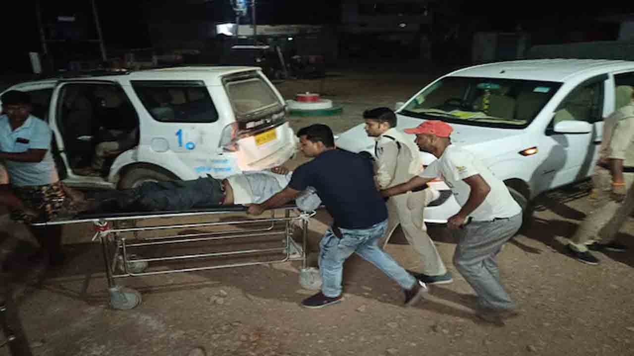 మధ్యప్రదేశ్లో ఘోర ప్రమాదం.. 14 మంది మృతి మధ్యప్రదేశ్లో ఘోర ప్రమాదం.. 14 మంది మృతి