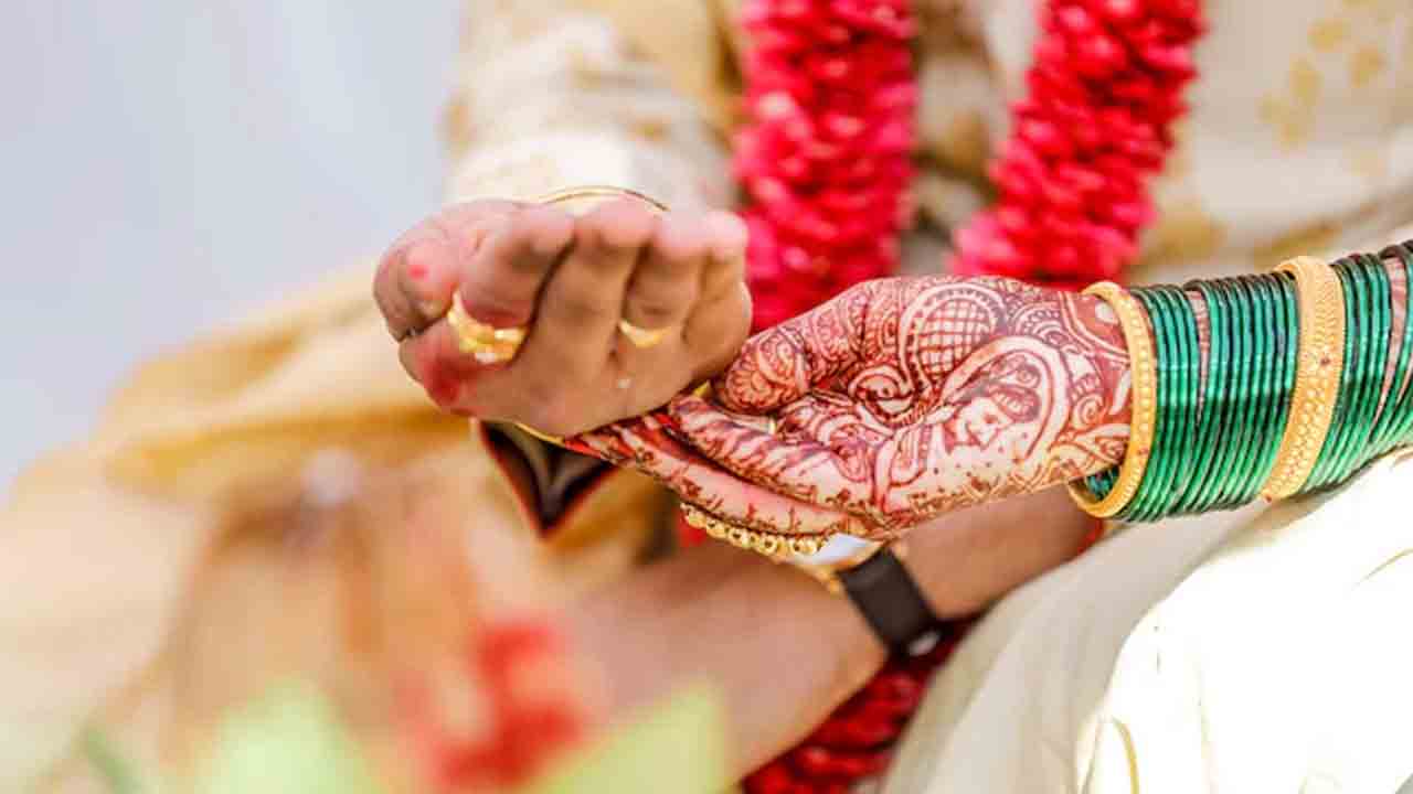 నా మొగుడికి మినిమం ఇవి ఉండాలి.. యువతి పెళ్లి యాడ్ వైరల్ నా మొగుడికి మినిమం ఇవి ఉండాలి.. యువతి పెళ్లి యాడ్ వైరల్