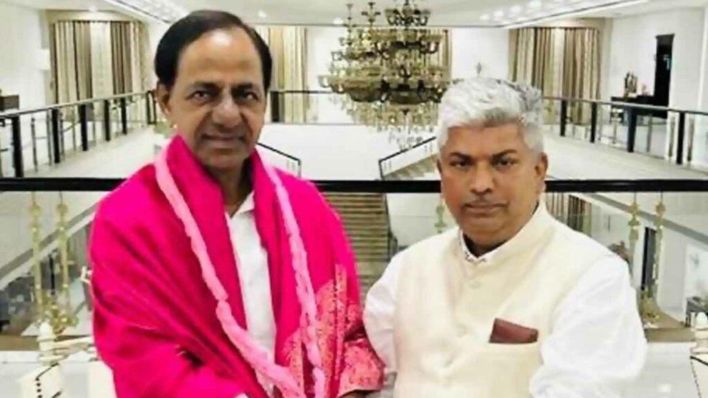 బ్రేకింగ్: BJPకి షాక్: మాజీ ఎంపీ రాపోలు ఆనంద్ భాస్కర్ గుడ్బై.. TRSలో చేరిక బ్రేకింగ్: BJPకి షాక్: మాజీ ఎంపీ రాపోలు ఆనంద్ భాస్కర్ గుడ్బై.. TRSలో చేరిక
