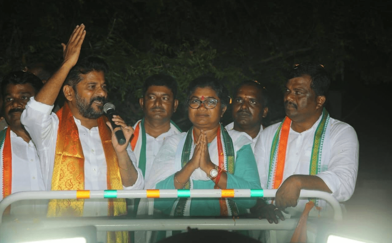 TRS గుర్తును నాలుగు నుంచి రెండో స్థానంలోకి తెచ్చారు.. రేవంత్ రెడ్డి సంచలన వ్యాఖ్యలు TRS గుర్తును నాలుగు నుంచి రెండో స్థానంలోకి తెచ్చారు.. రేవంత్ రెడ్డి సంచలన వ్యాఖ్యలు