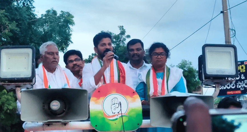కేసీఆర్ దొడ్లో 100 గాడిదలు ఉన్నాయి. మరోటి వచ్చినా గడ్డే మేస్తుంది: రేవంత్రెడ్డి కేసీఆర్ దొడ్లో 100 గాడిదలు ఉన్నాయి. మరోటి వచ్చినా గడ్డే మేస్తుంది: రేవంత్రెడ్డి