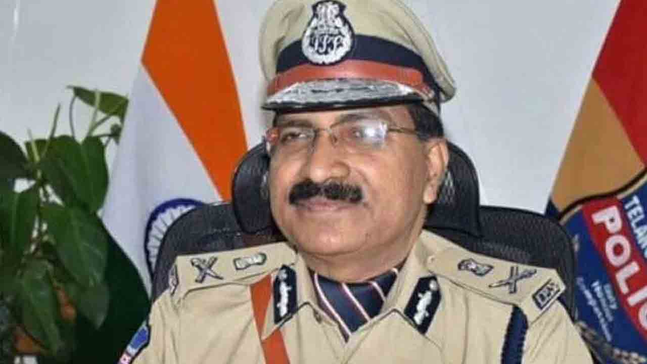 డిసెంబర్ 31న డీజీపీ మహేందర్ రెడ్డి పదవీ విరమణ డిసెంబర్ 31న డీజీపీ మహేందర్ రెడ్డి పదవీ విరమణ
