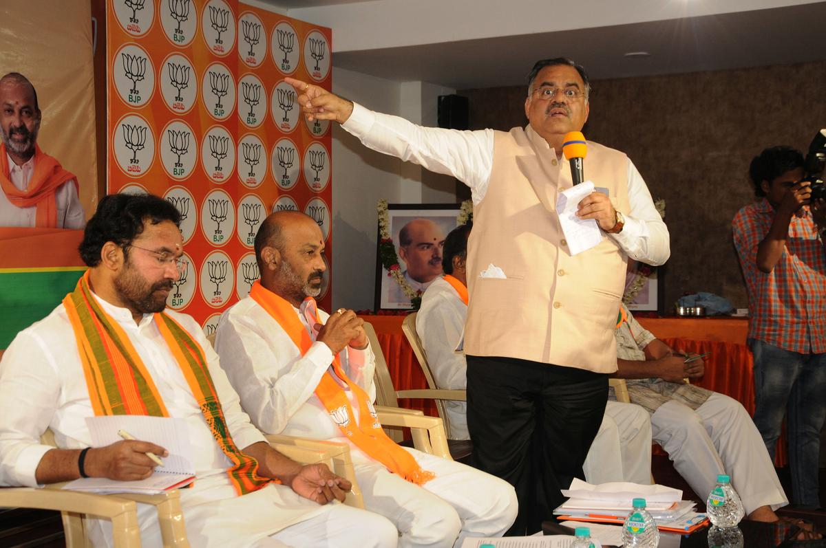ప్రత్యామ్నాయం BJP అంటే ప్రజలు నమ్ముతారా? ప్రత్యామ్నాయం BJP అంటే ప్రజలు నమ్ముతారా?