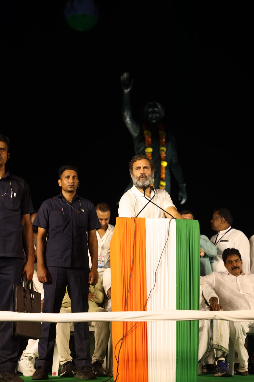 వారివి డ్రామాలు.. KCR ఫోన్ చేసిన మరుక్షణమే మోదీ స్పందిస్తారు: రాహుల్ గాంధీ వారివి డ్రామాలు.. KCR ఫోన్ చేసిన మరుక్షణమే మోదీ స్పందిస్తారు: రాహుల్ గాంధీ