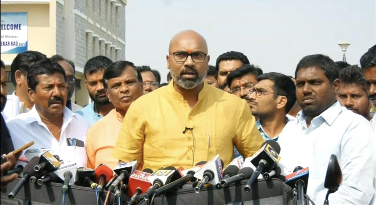 మీ నాన్న కేసీఆరే చెప్పాడు: ఎంపీ అరవింద్ మీ నాన్న కేసీఆరే చెప్పాడు: ఎంపీ అరవింద్