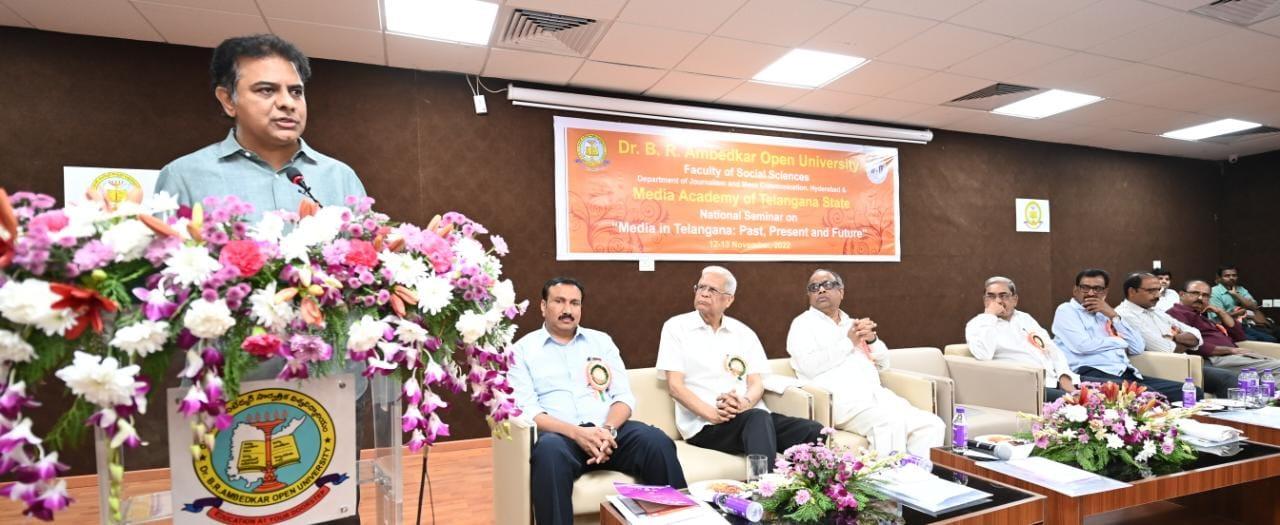 తెలంగాణ జర్నలిస్టులు అండగా ఉన్నారు: మంత్రి కేటీఆర్ తెలంగాణ జర్నలిస్టులు అండగా ఉన్నారు: మంత్రి కేటీఆర్