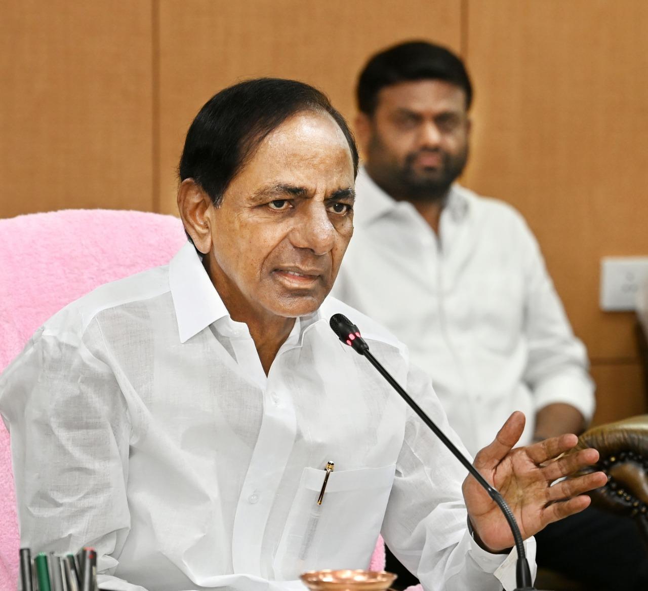 ఎంతమంది ఇంజనీర్లనైనా నియమించుకోండి: CM KCR ఎంతమంది ఇంజనీర్లనైనా నియమించుకోండి: CM KCR