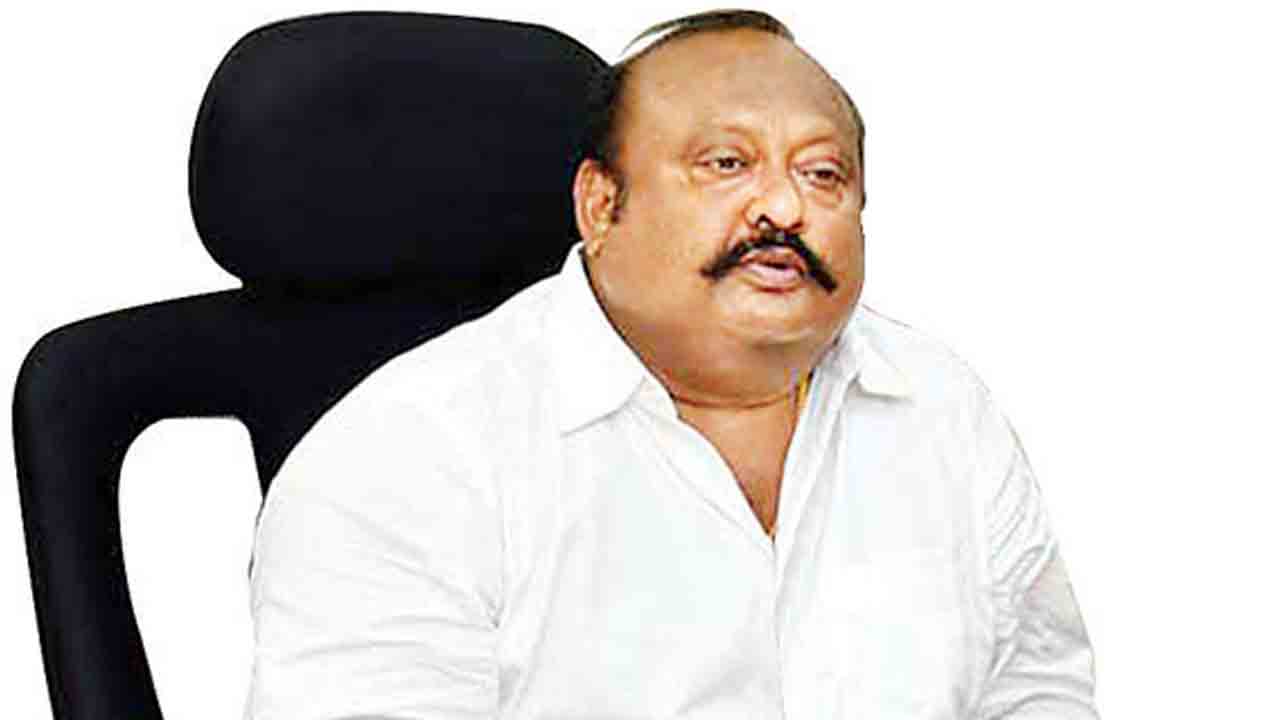 మంత్రి గంగుల కమలాకర్ ఇంట్లో ఈడీ, ఐటీ సోదాలు మంత్రి గంగుల కమలాకర్ ఇంట్లో ఈడీ, ఐటీ సోదాలు