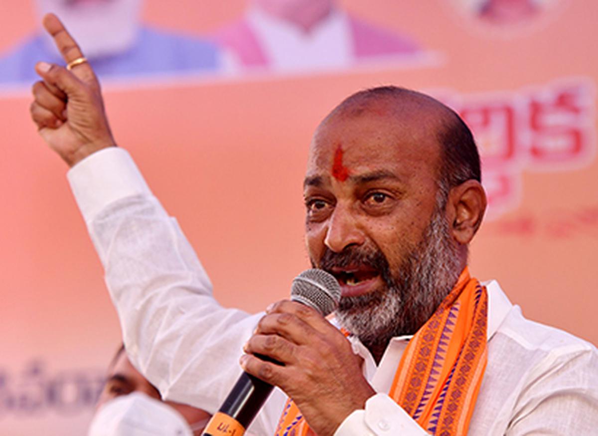కేసీఆర్ కుటుంబ అవినీతి పాలనను అంతమొందిస్తాం: సంజయ్ కేసీఆర్ కుటుంబ అవినీతి పాలనను అంతమొందిస్తాం: సంజయ్