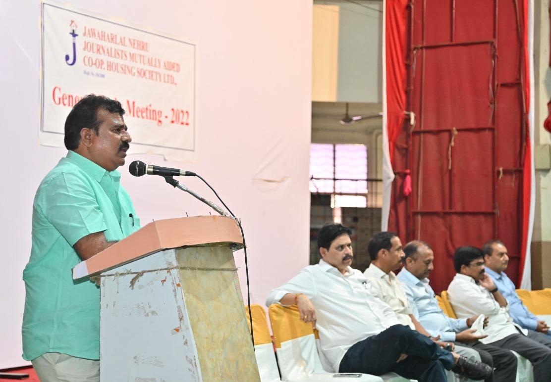 JNJ సొసైటీలో సభ్యులందరికీ ఇళ్లు.. సందేహాలు వద్దు: ఎమ్మెల్యే క్రాంతికిరణ్ JNJ సొసైటీలో సభ్యులందరికీ ఇళ్లు.. సందేహాలు వద్దు: ఎమ్మెల్యే క్రాంతికిరణ్