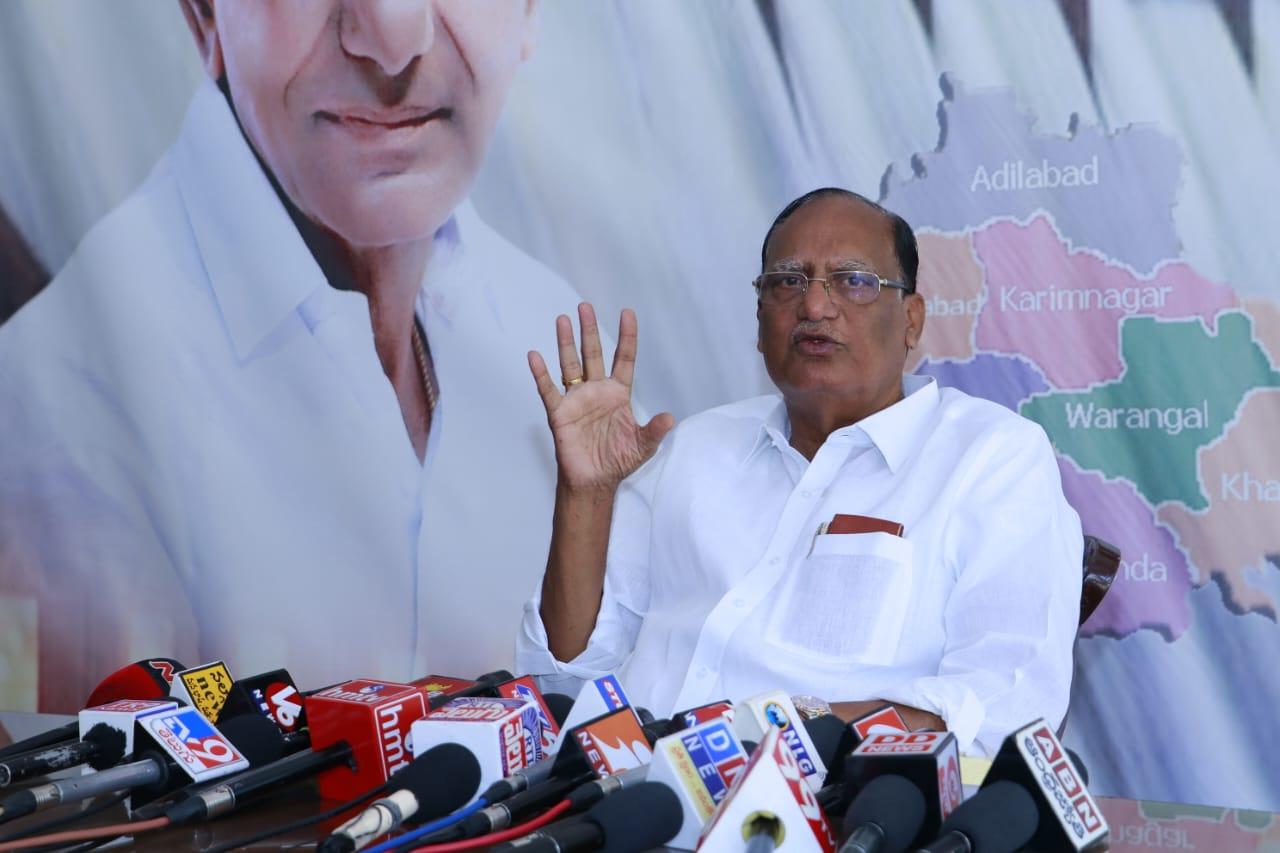 కోరి తెచ్చుకున్న ఎన్నికతో కోమటిరెడ్డి బ్రదర్స్ రాజకీయ ఆత్మహత్య: గుత్తా కోరి తెచ్చుకున్న ఎన్నికతో కోమటిరెడ్డి బ్రదర్స్ రాజకీయ ఆత్మహత్య: గుత్తా
