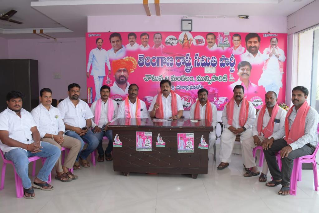 రాజగోపాల్వి దొంగ నాటకాలు: ఎంపీ బడుగుల రాజగోపాల్వి దొంగ నాటకాలు: ఎంపీ బడుగుల