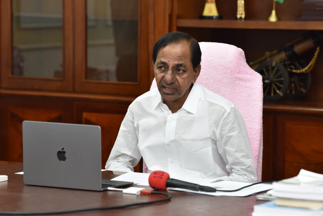 ప్రతి గ్రామానికీ వైద్యం: CM KCR ప్రతి గ్రామానికీ వైద్యం: CM KCR