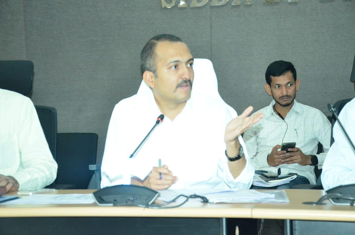గజ్వెల్: ‘మన ఊరు-మన బడి’ రాష్ట్రానికి ఆదర్శంగా నిలవాలి గజ్వెల్: ‘మన ఊరు-మన బడి’ రాష్ట్రానికి ఆదర్శంగా నిలవాలి