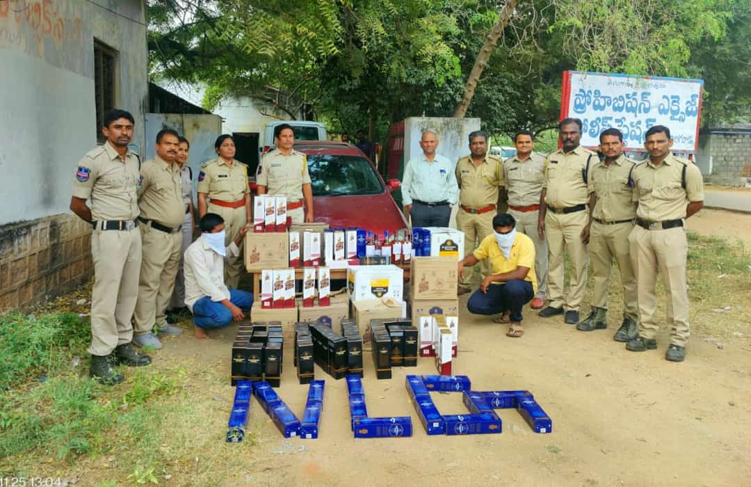 గోవా టూ తెలంగాణ: మద్యం అక్రమ రవాణా.. పట్టివేత గోవా టూ తెలంగాణ: మద్యం అక్రమ రవాణా.. పట్టివేత