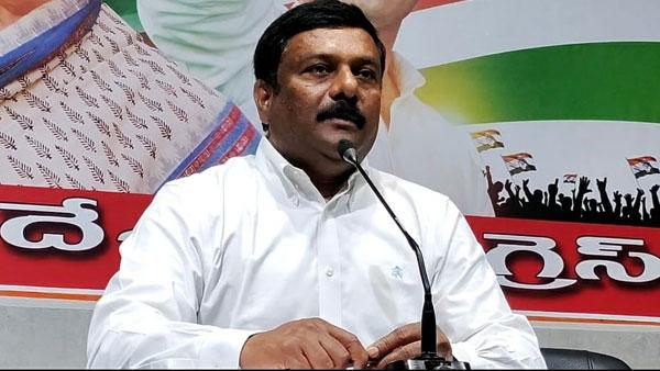 కాంగ్రెస్లో ఎల్లో, ఆరెంజ్, పింక్లు మిక్స్: పీసీసీ అధికార ప్రతినిధి మహేశ్వర్ రెడ్డి కాంగ్రెస్లో ఎల్లో, ఆరెంజ్, పింక్లు మిక్స్: పీసీసీ అధికార ప్రతినిధి మహేశ్వర్ రెడ్డి