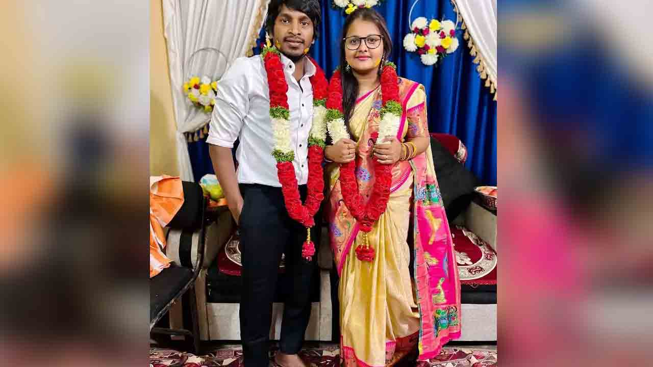 పటాస్ కమెడియన్ యాదమ రాజు నిశ్చితార్థం.. ఫోటోలు వైరల్ పటాస్ కమెడియన్ యాదమ రాజు నిశ్చితార్థం.. ఫోటోలు వైరల్