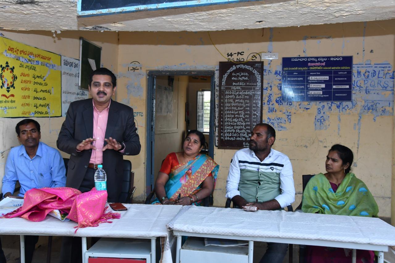 ఉమ్మడి నల్గొండలో మోతాదుకు మించి ‘ఫ్లోరైడ్’.. పరిశోధనల్లో విస్తూపోయే నిజాలు ఉమ్మడి నల్గొండలో మోతాదుకు మించి ‘ఫ్లోరైడ్’.. పరిశోధనల్లో విస్తూపోయే నిజాలు