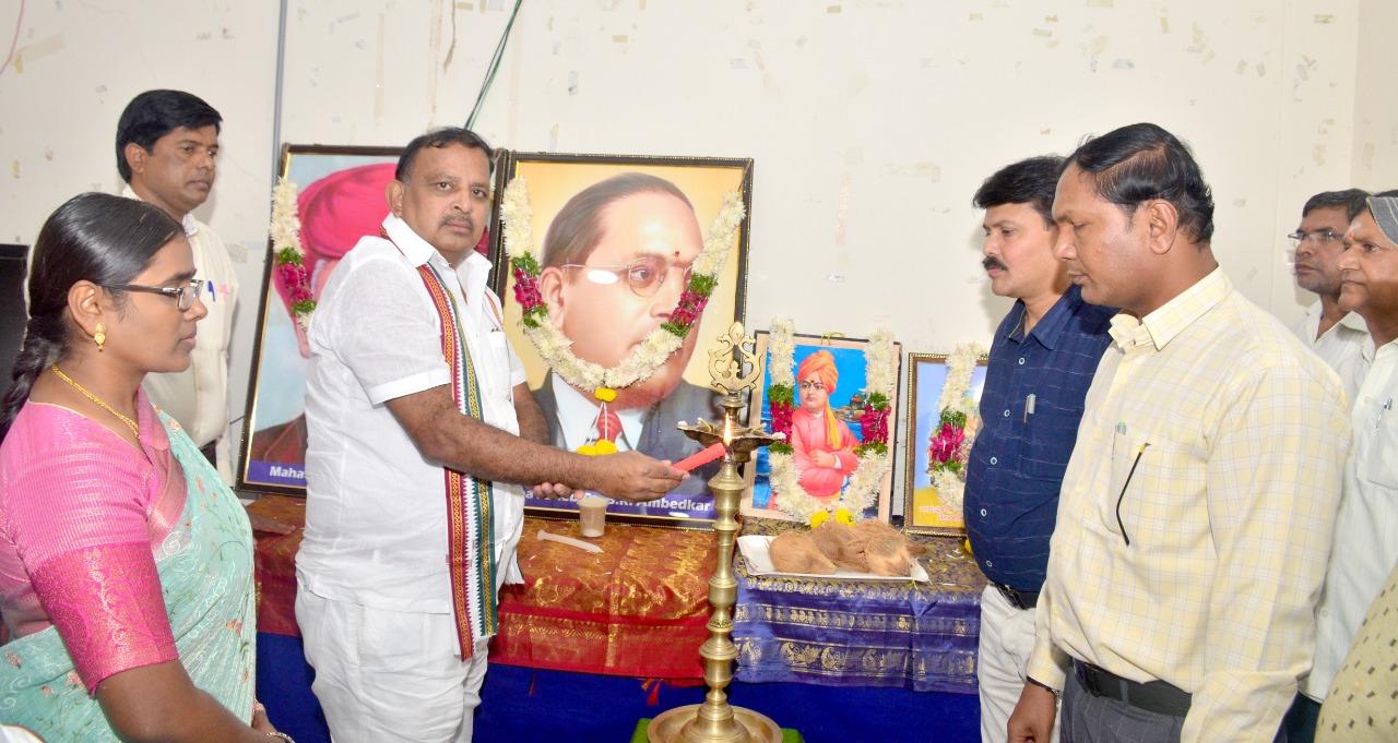 సంచార జాతుల సంక్షేమానికి చర్యలు తీసుకోవాలి: నరసింహ సంచార జాతుల సంక్షేమానికి చర్యలు తీసుకోవాలి: నరసింహ