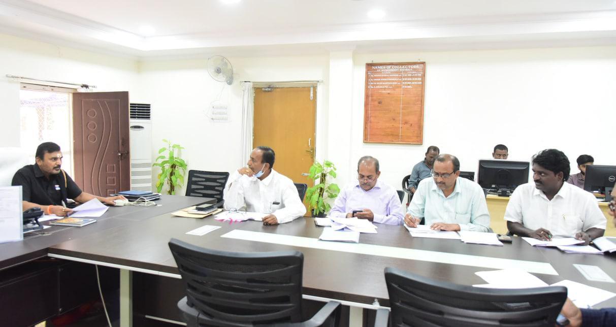SANGAREDDY: ‘నీటి పారుదల’ పనుల పురోగతిపై కలెక్టర్ సమీక్ష SANGAREDDY: ‘నీటి పారుదల’ పనుల పురోగతిపై కలెక్టర్ సమీక్ష