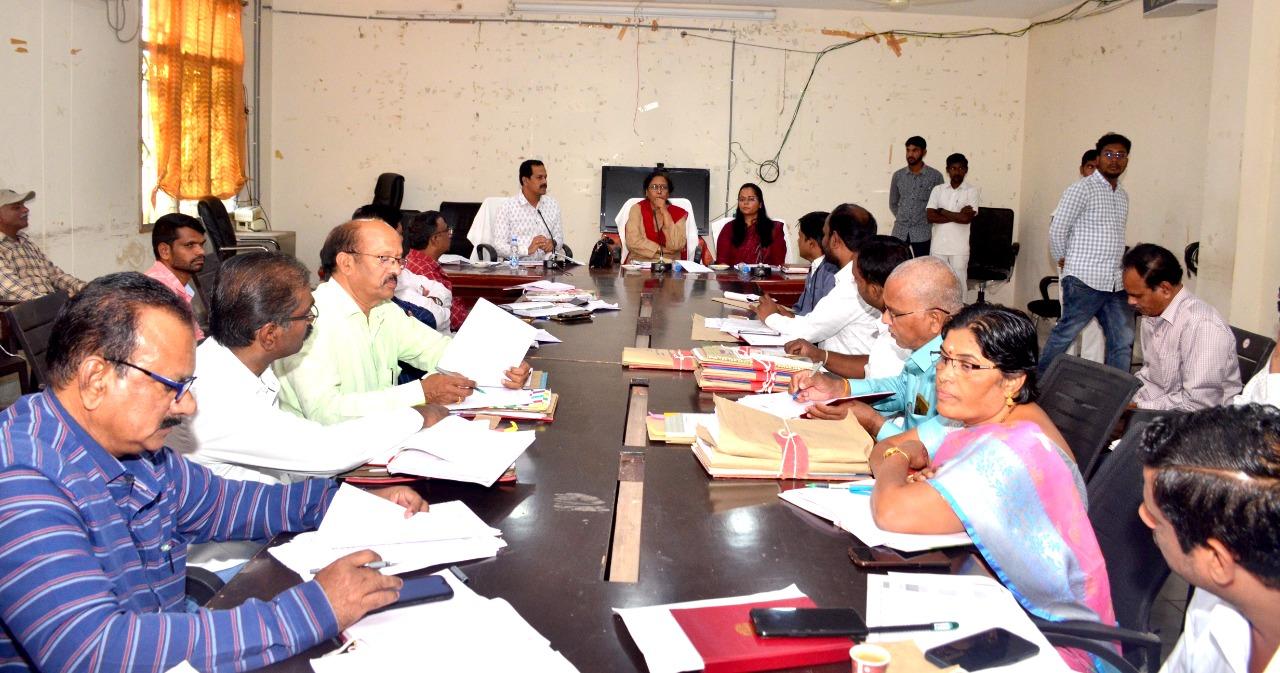 ఓటర్ నమోదులో అధికారులు నిబద్దతతో పనిచేయాలి: ఎలక్ట్రోరల్ అధికారి నిర్మల ఓటర్ నమోదులో అధికారులు నిబద్దతతో పనిచేయాలి: ఎలక్ట్రోరల్ అధికారి నిర్మల